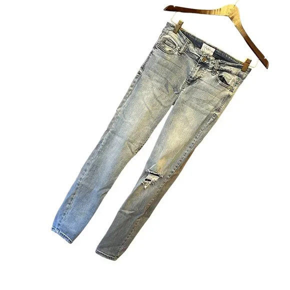 Celebrity Pink Junior Jeans Stretch Low Rise Distressed Sz 7 Waist 26 Length 28 - Picture 2 of 8